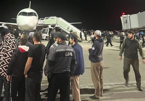 Putin calls meeting after mob storms Dagestan airport looking for Israelis on jet from Tel Aviv